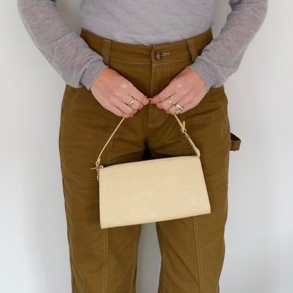 Authentic Preowned Louis Vuitton Beige Epi Leather Pochette Shoulder Bag - Picture 1 of 14